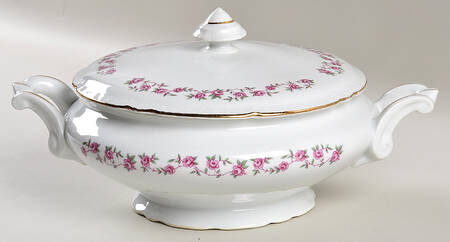 Antoinette Round Covered Vegetable