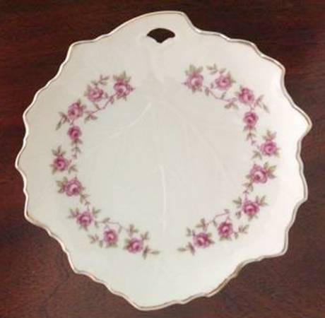 Antoinette Leaf Shaped Dish