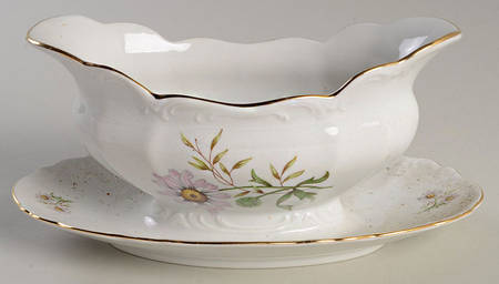 BOH25 Gravy Boat with Attached Underplate