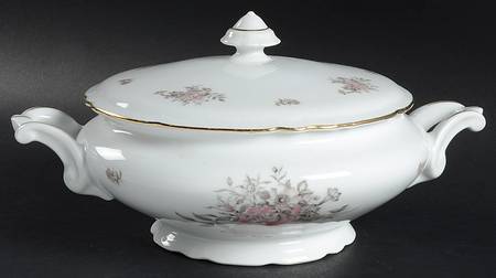 Maria (Embossed Edge) Round Covered Vegetable