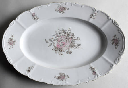 Maria (Embossed Scroll Edge) 15" Oval Serving Platter