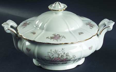 Maria (Embossed Scroll Edge) Round Covered Vegetable