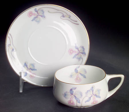 Orchid Iris Flat Cup & Saucer Set