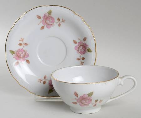 Roslynda Flat Cup & Saucer Set
