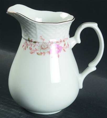 Versailles Creamer