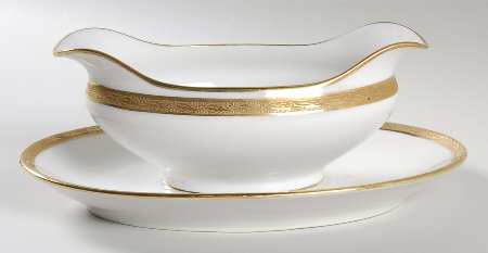 Laurel Gravy Boat with Attached Underplate