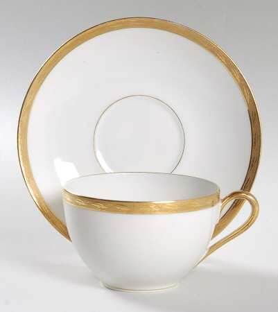 Laurel Flat Cup & Saucer Set