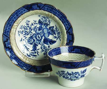 3252 Flat Cup & Saucer Set