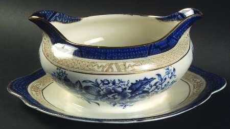 3252 Gravy Boat with Attached Underplate