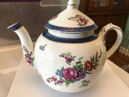 9237 Teapot & Lid
