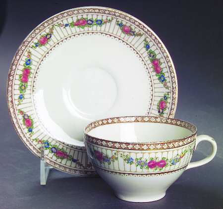 9852 Flat Cup & Saucer Set