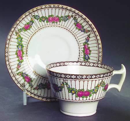 9852 Footed Cup & Saucer Set
