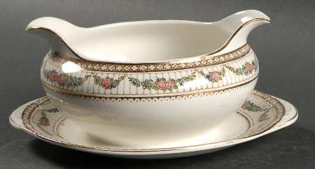 9852 Gravy Boat with Attached Underplate