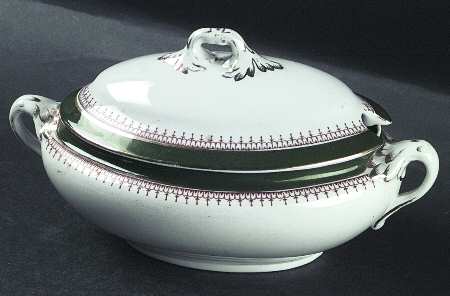 The Alexandra Sauce Boat & Lid