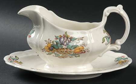 Bayonne Gravy Boat with Attached Underplate