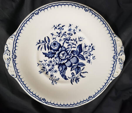 BOO9 Handled Cake Plate
