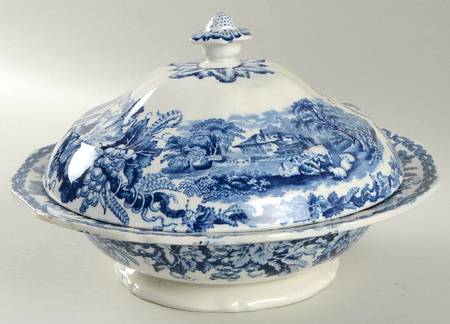 British Scenery Blue (Scalloped, No #) Round Covered Vegetable