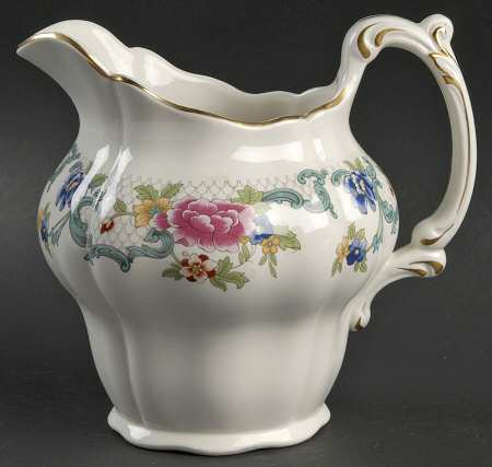 Floradora (Multi Scalloped) 24 Oz Pitcher