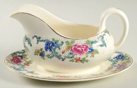Floradora (Smooth) Gravy Boat with Attached Underplate