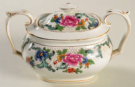 Floradora (Multi Scalloped) Sugar Bowl & Lid