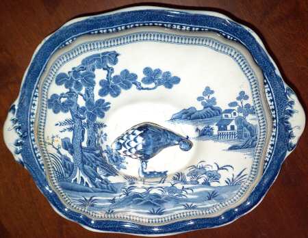 Lowestoft Deer (No Trim) Oval Covered Vegetable
