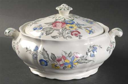 Old Country Sprays Round Covered Vegetable
