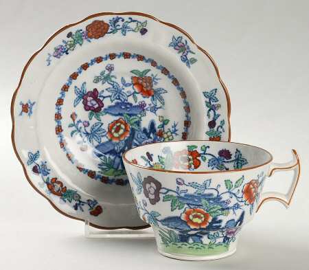 Pompadour (Scalloped) Flat Cup & Saucer Set