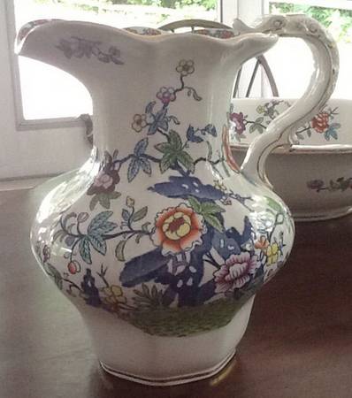 Pompadour (Scalloped) Bowl for Large Pitcher & Bowl Set