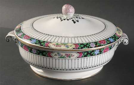 Stratford Round Covered Vegetable