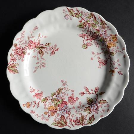 Washington (Multicolor, Scalloped) Dinner Plate