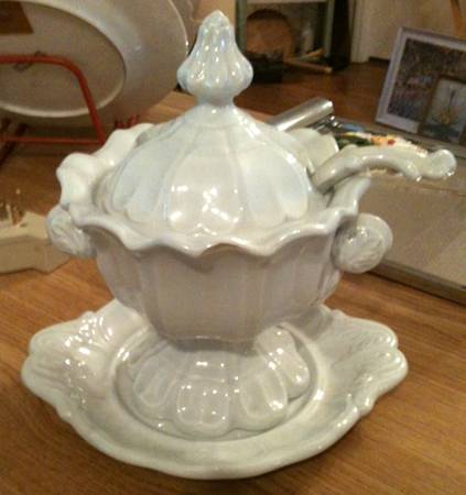 Sydenham Sauce Boat & Lid & Underplate & Ladle