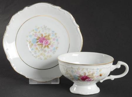 Bouquet Footed Cup & Saucer Set