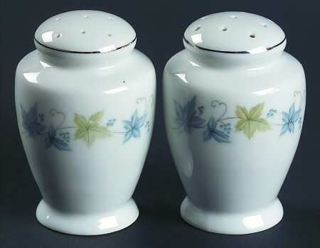 Leaves & Grapes Salt & Pepper Set
