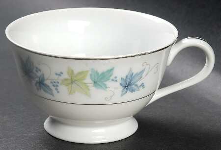 Leaves & Grapes Footed Cup
