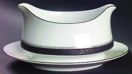 Midnight Velvet Gravy Boat with Attached Underplate