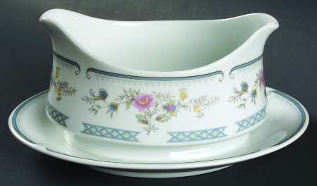 Stratford Gravy Boat with Attached Underplate