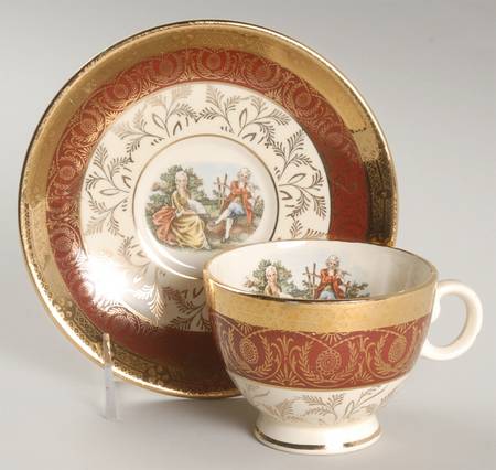 T015 Footed Cup & Saucer Set