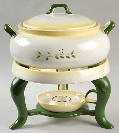 California Farmhouse Yellow Chafing Dish and Lid with Warmer