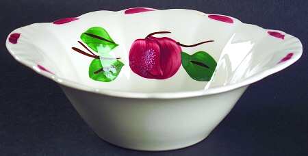 Beaded Apple Lugged Cereal Bowl