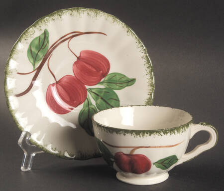 Big Apple Footed Cup & Saucer Set