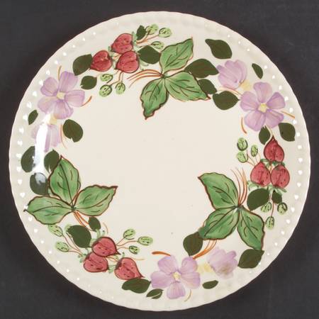 Flowering Berry Luncheon Plate