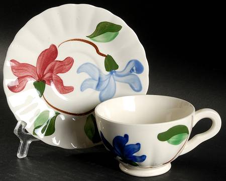 Joyce Footed Cup & Saucer Set