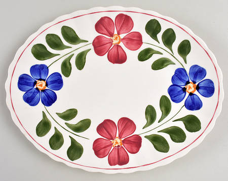 Laurel Wreath Petunia 11" Oval Serving Platter