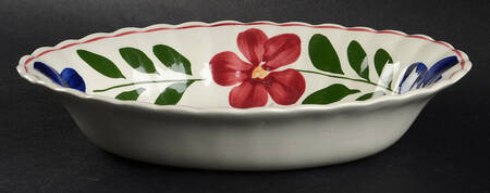 Laurel Wreath Petunia 9" Oval Vegetable Bowl