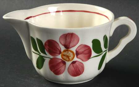 Laurel Wreath Petunia Creamer