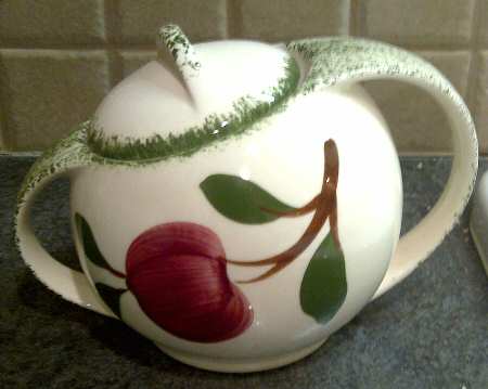 Pippin Sugar Bowl & Lid