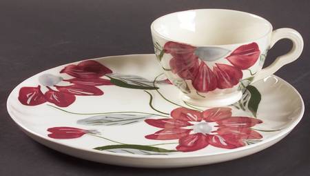 Poinsettia (Colonial) Snack Plate & Cup Set