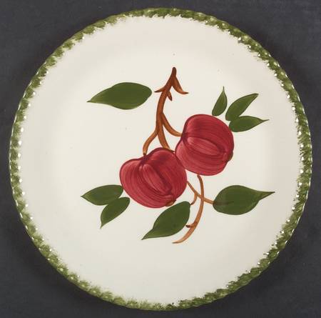 Quaker Apple Luncheon Plate