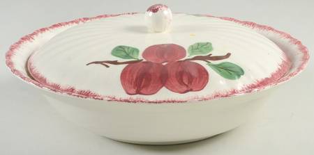 Red Apple Round Covered Vegetable