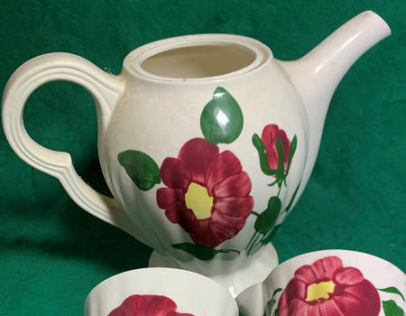 Red Nocturne Variant (Colonial) Mini Teapot No Lid